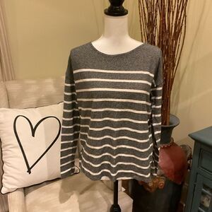 J.Crew 100% cotton long sleeve top 🤍